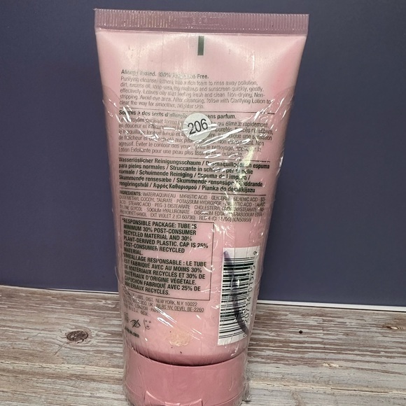 Clinique All About Clean Rinse-Off Foaming Cleanser - 5 oz - Picture 4 of 4